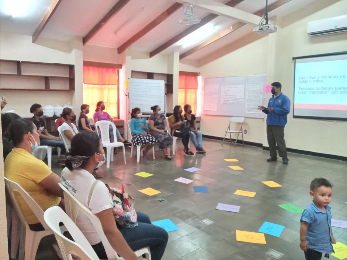 MifamManagua's tweet photo. #Managua │#DistritoTres
✅ Encuentro con protagonistas programa de familias asistidas fortaleciendo las relaciones familiares con sus redes de apoyos, en el marco de la estrategia de Familias Unidas 👨👩👧👦 para la Paz 🕊️ y la Vida ✨
#Nicaragua #AmorALaFamilia #PatriaBenditayLibre https://t.co/tzAGV6UCgO
