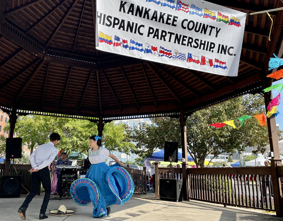 Was lucky to catch some of the performance by Kankakee County Hispanic Partnership, Inc. at a recent farmers’ market.