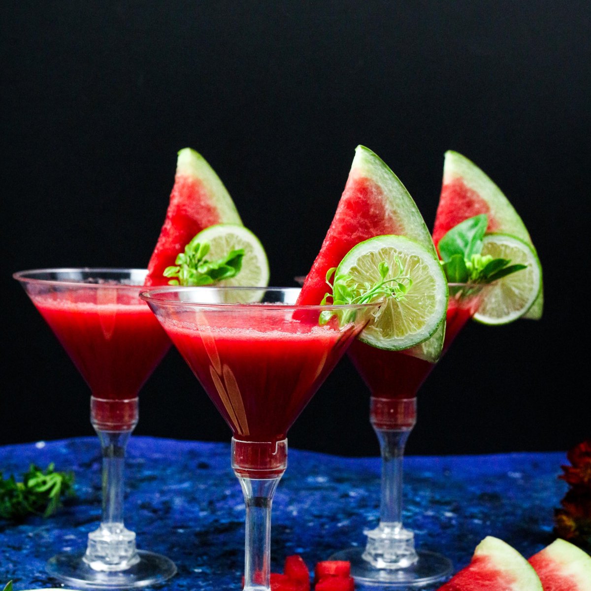 Wondercool, la innovación en #coctelería

🍉🥒🍹 ¿Cómo funciona?

Golpee o agite la bebida y aparecerá al instante el efecto slush, la innovación en #coctelería 👉🏼el consumidor es capaz de decidir si lo desea o no ❄️