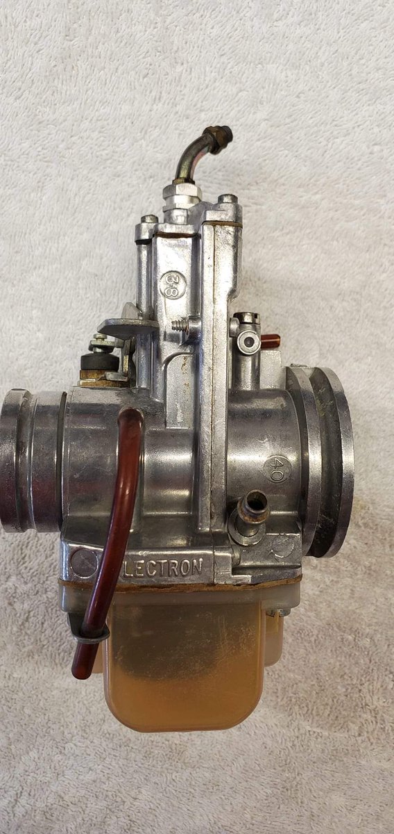 SparepartJayson's tweet photo. @RealRupertX 12 carburetors for sale. 
Top row
1)  38 Lectron power jet cracked float bowl.$175. No leak.
 2) 38 mm electron power jet nice $225.
3) 38 Mikuni TMX  Flatslide $100.
3) 35 Mikuni TMX Flat slide $100.
4) 38 Mikuni TM flat slide.
No slide $75.
5) POSI FUEL.
2nd Row. https://t.co/RP3Uzzb5I7