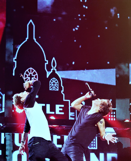 Today (September 28) in 2013 - Narry show off their moves at TMH Perth ☺☺