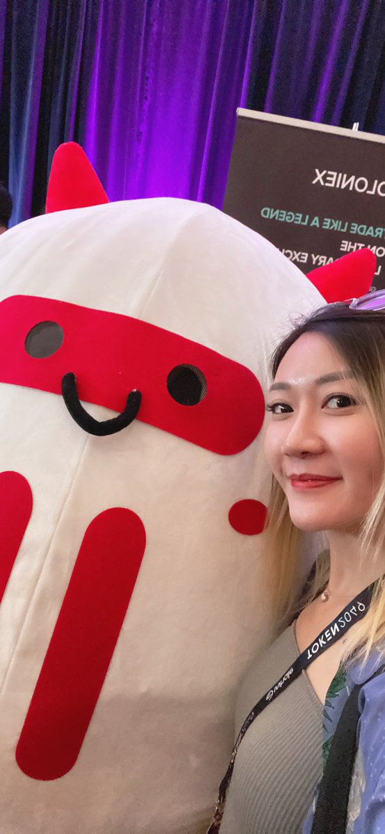 yingying_94's tweet photo. Met a #TRON friend today at #token2049 https://t.co/YTJGdteXjy