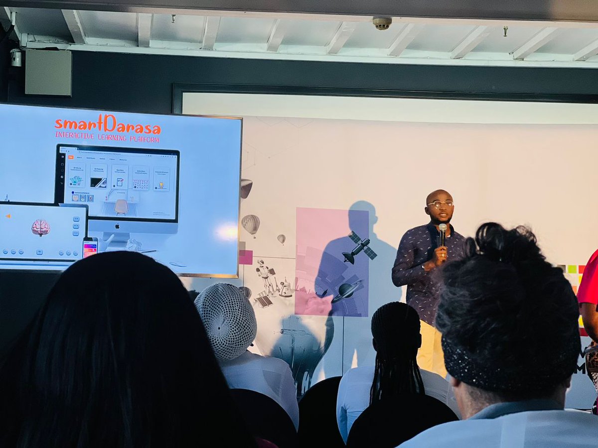 Team @SmartDarasa on the South African stage for #BOOSTUP 2022 Competition during @SA_innovation #InnovationGoesViral. Join us later to find out the winner of this year's startup battle @costechTANZANIA #BuniHubofHubs
