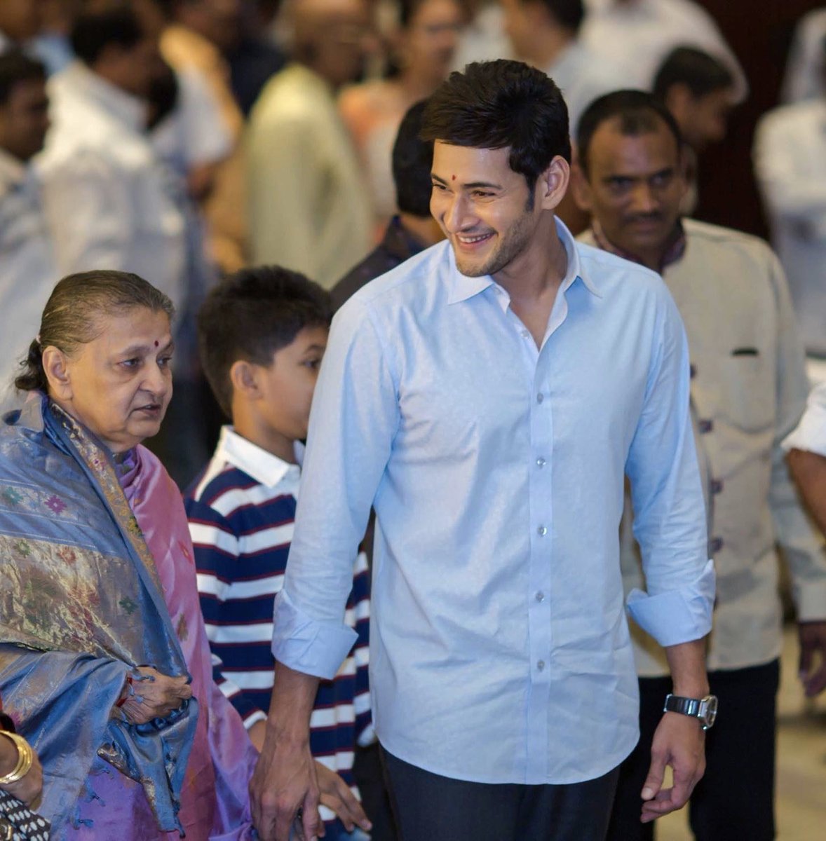 Debasmita_rtfs's tweet photo. Rest in Peace #IndiraDevi Gaaru!💔
Stay Strong #Mahesh anna!
#MaheshBabu #Krishna #RIPIndiraDeviGaru #RestInPeace #RestInPeaceIndiraDevi https://t.co/mNRyRlGC62