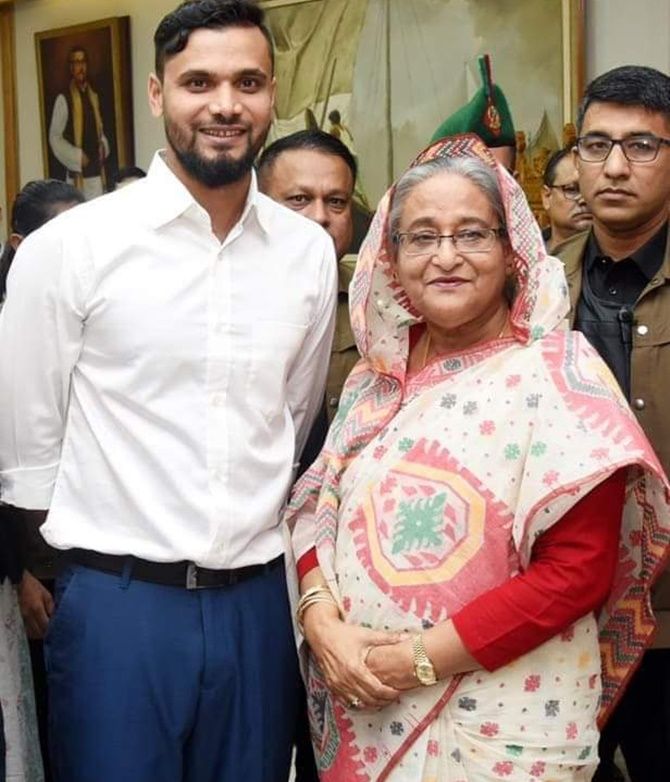 mashrafebd's tweet photo. “Hope all your birthday wishes come true!” “It's your special day — “Wishing you the biggest slice of #HAPPYBIRTHDAY
honorable prime minister #SheikhHasina https://t.co/2hgMV1wSdi