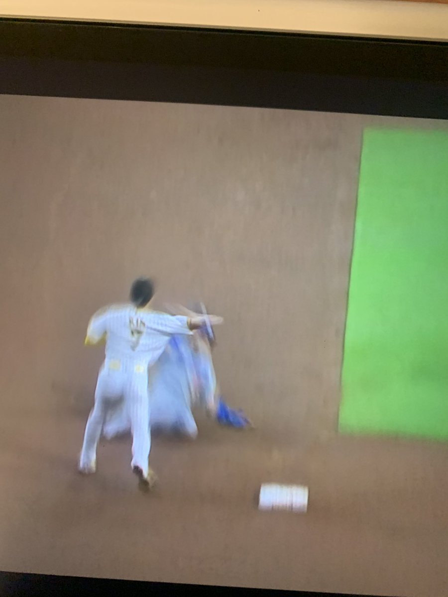alexsacio's tweet photo. From the franchise that brought you “manny is a dirty player” let me present to you a slide by Justin “can’t make a good throw to first base” Turner #padres https://t.co/vY2NpiAwIs
