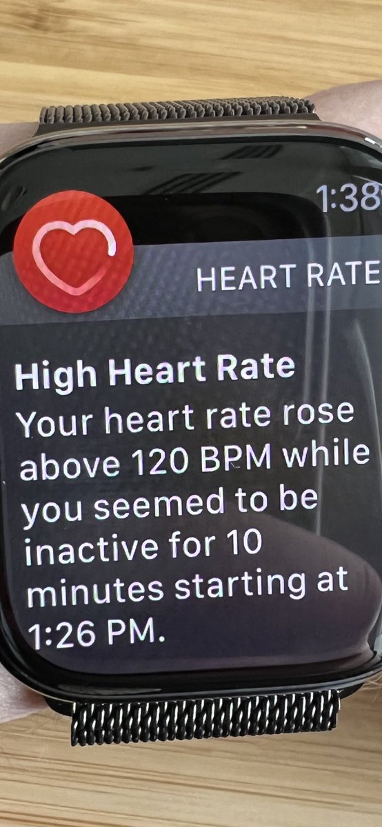 zeistea's tweet photo. Apple Watch: (see image)
Me: SHUT UP AND LET ME DIE ALREADY https://t.co/Pivw0kNcpG