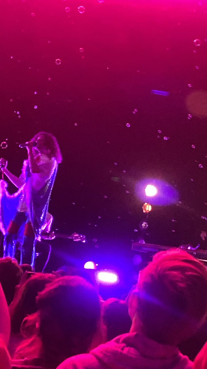 gollygod_'s tweet photo. the philly show just ended and im a changed person @ninjasexparty saved my life on multiple occasions, and this experience will stay with me forever and ever #Nsp https://t.co/lyebXwuLTj