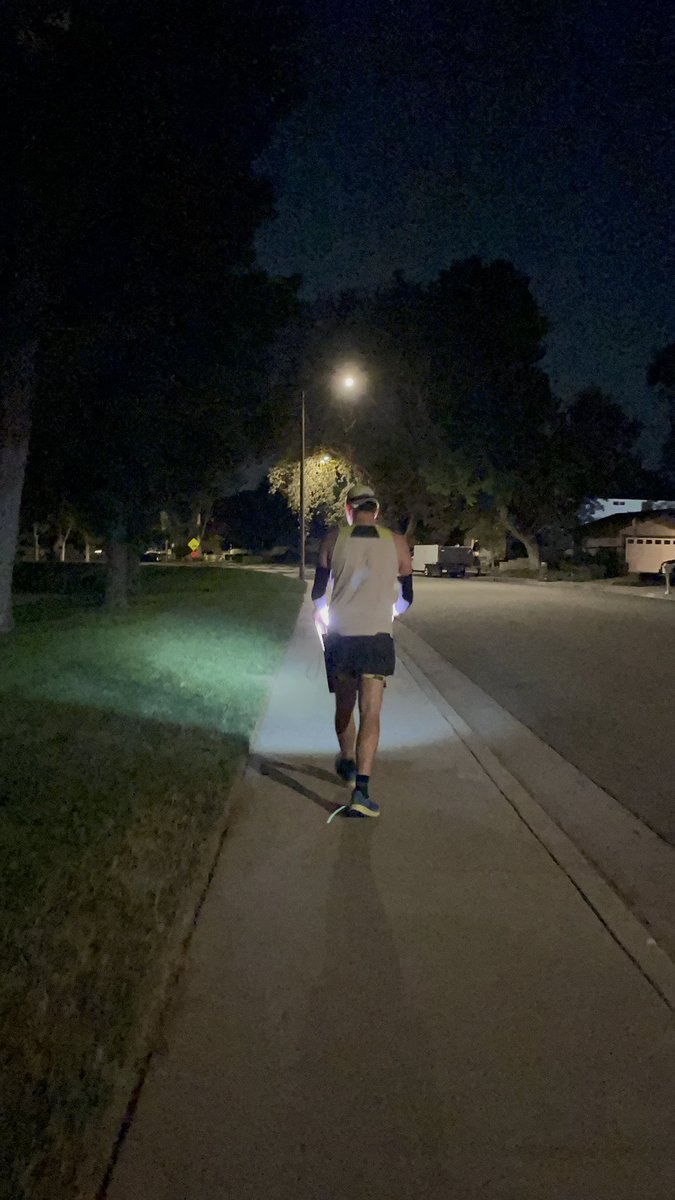 N8I's tweet photo. Shooting a new reel for @brooksrunningβs #runvisible collection. https://t.co/uhDzPx21l0