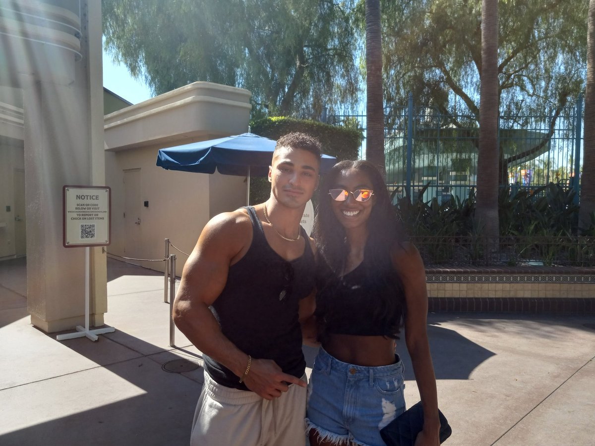 zngbot's tweet photo. jaylor glowing they are so famous and loved #bb24 https://t.co/T2kTLS4SJ3