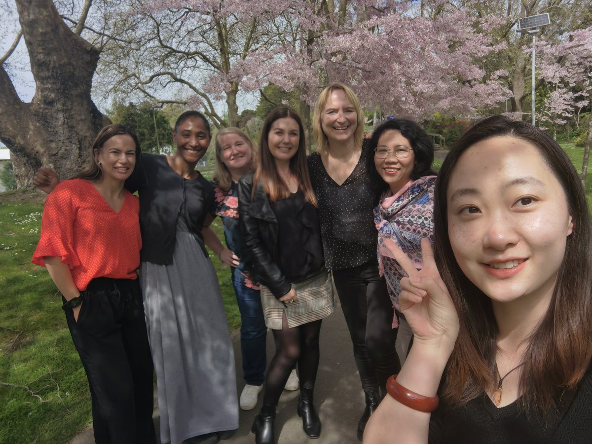 IDS_Massey's tweet photo. Spring is a wonderful time to enjoy the @MasseyUni #Manawatu campus. @rochelle_sw &amp; @ReginaNZ1 managed to drag 5 hard working IDS PhD candidates (the almost finished Phuong &amp; SueAnn and the newbies- Jamie, Fenjie &amp; Bronwyn) away from their desks to enjoy the cherry blossoms. https://t.co/vQHVxjBpOs