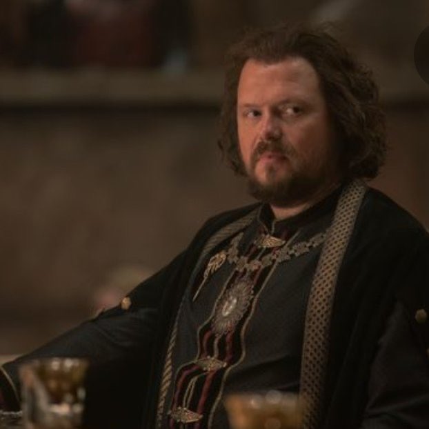 Brynstigram's tweet photo. This is what 10 years of being a good and reliable hand and an excellent father to an entire castle of absolute nut cases does to a hair line. RIP to those luscious locks my boy you truly deserved better #LyonelStrong #HouseOfTheDragon #hotd https://t.co/NvO21o60so