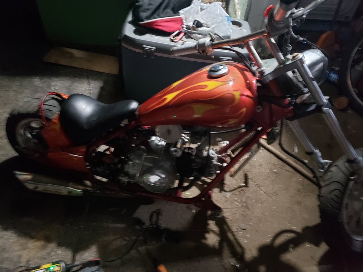 yimmiy_30's tweet photo. @popeofwelding25 i have a jesse james mini chopper im rebuilding i need a rear fender i cannot find a mini chopper fender for this bike can you help an ARMY #Veteran #westcoastchoppers @WestCoastChopp1 i ordered brake lights and signals #minichopper and electrical wired https://t.co/FgPFagY4kA