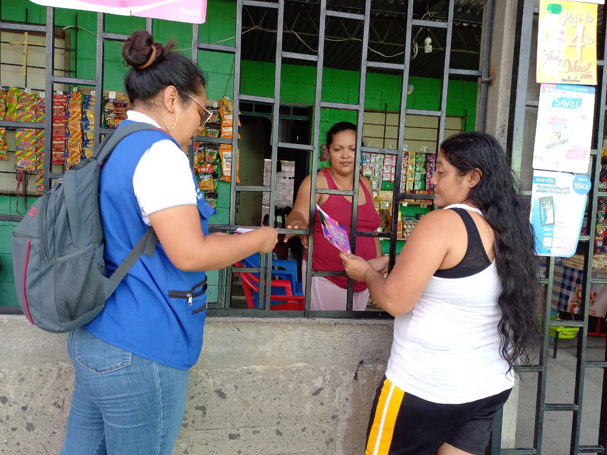 MifamManagua's tweet photo. #Managua│ #DistritoDos
✅ Continúanos realizando visitas de presencia directa informando a nuestros protagonistas sobre los signos y señales de alerta temprana compartiendo la cartilla para la prevención del Feminicidio. Villa Guadalupe,
#Nicaragua #AmorALaFamilia #AmorALaVida https://t.co/n1pWVwMa2F