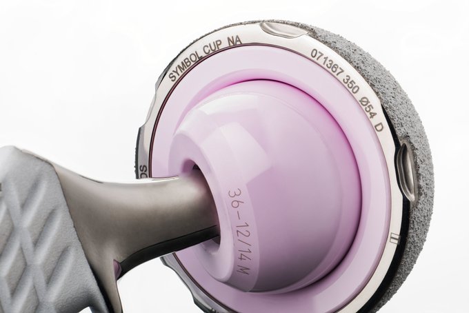 Estamos en el congreso de la <a href="/SECOT/">❤️🌈</a>. Algunas preguntas sobre la #doblemovilidad o los vatagos acortados? 

#ortopedia #cadera #cotilo #vastago #protesis #hip #dualmobility #THA #secotsecot #SECOT22