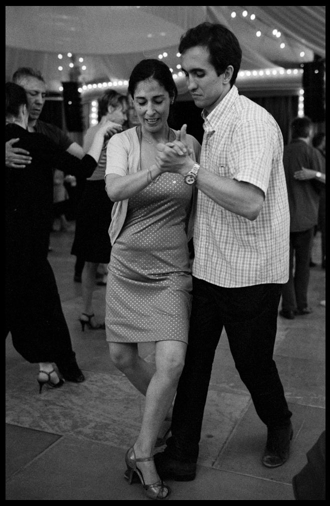 MickeRip's tweet photo. You make me feel like dancing. Leica M6, Summicron 35, Ilford HP5 1600. #believeinfilm #istillshootfilm #analogphotography https://t.co/1zjYeuX66m