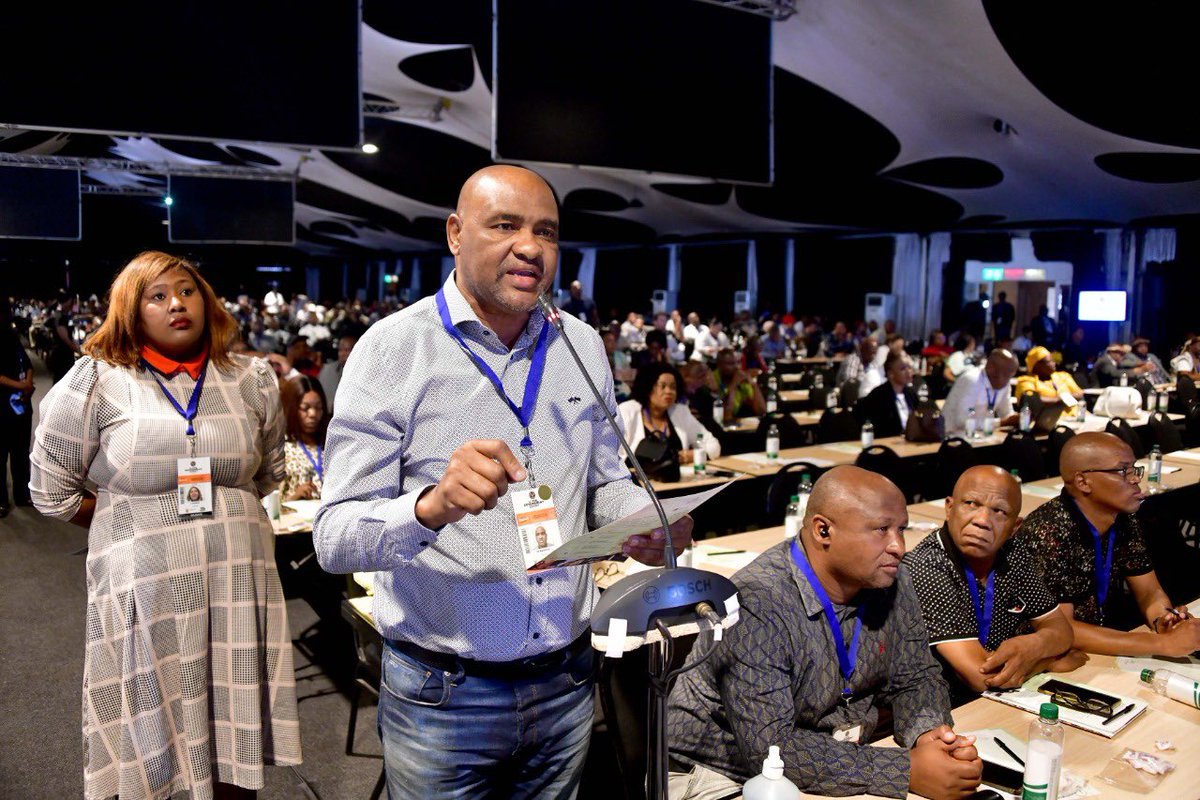 PresidencyZA's tweet photo. [PHOTOS]: Interactive Session with the President where delegates are raising issues pertaining to their experiences with local government and tabling proposals on solutions to resolve current challenges #LGSummit #LGSummit22 #LeaveNoOneBehind 🇿🇦 https://t.co/sEJ7uom7qY