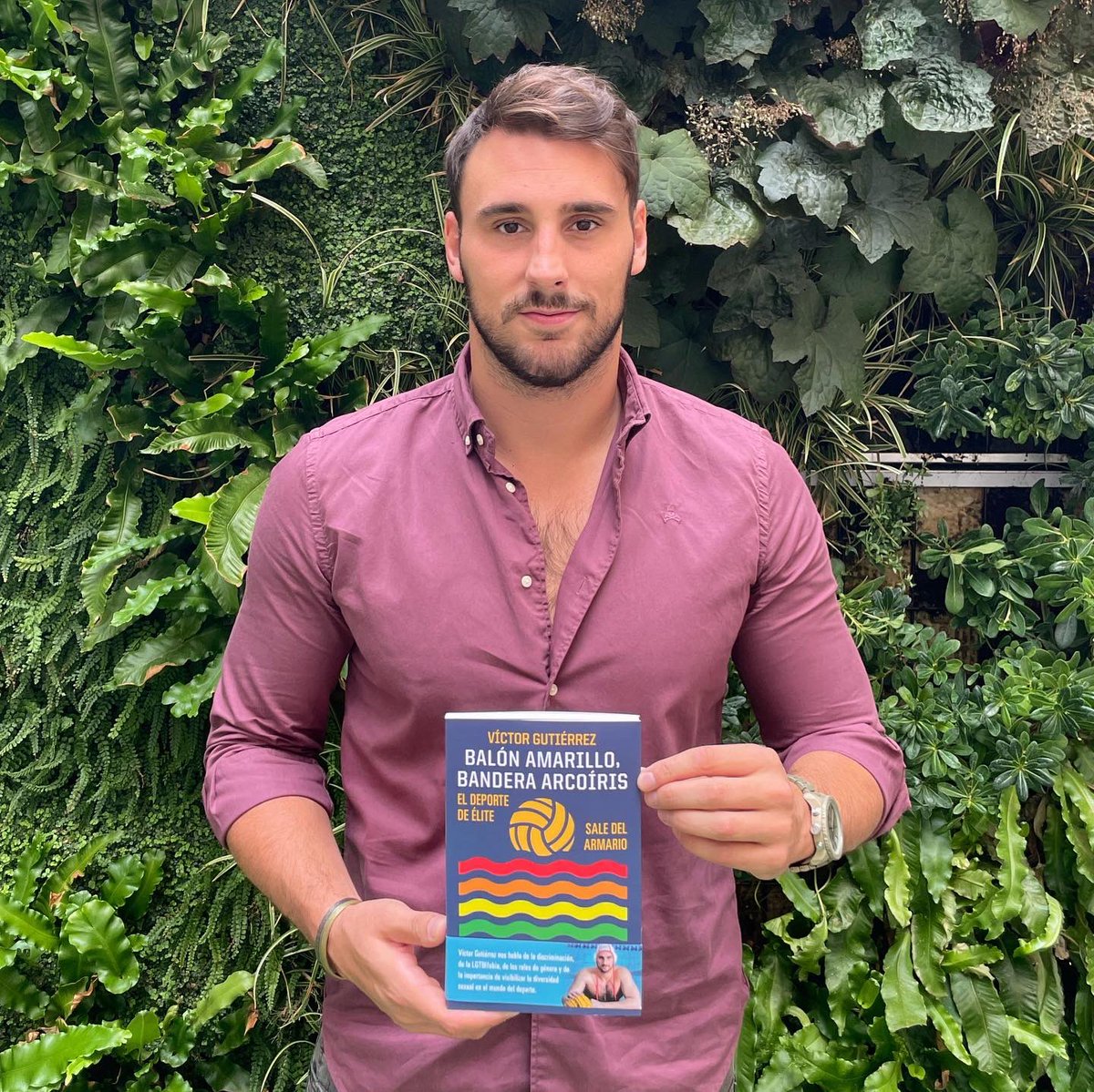 victorg91's tweet photo. ¡Por fin llegó el día!

📚“Balón amarillo, bandera arcoíris” ya está a la venta en librerías

✍🏼 Escrito desde el corazón y las tripas. Desde hoy, mi historia es también vuestra

🧳 Espero que disfrutéis acompañándome en el viaje de mi vida

❤️ Deseando conocer vuestra opinión https://t.co/M4Yuwvc71p
