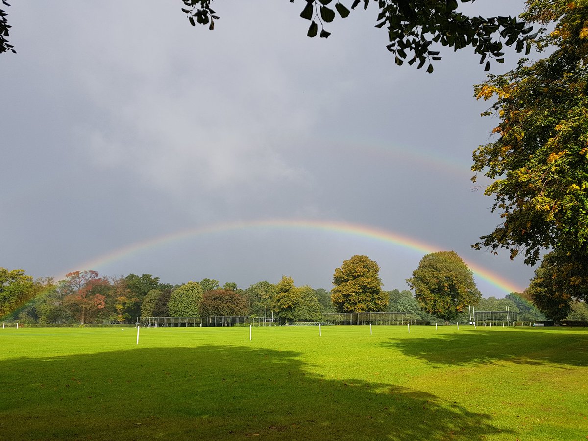 PGreshams's tweet photo. Physics in action, even on a rainy day. #rainbow #spacetoexplore https://t.co/mL9I0YzIwR