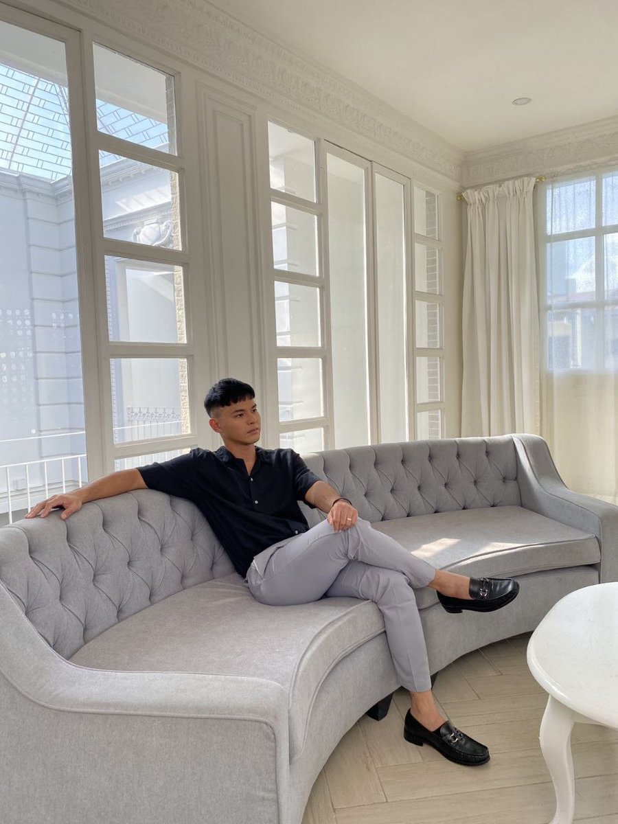 GMAMusic's tweet photo. #ViberExclusive: GMA Music artist #KristofferMartin shared behind-the-scenes photos from his #DiBa performance video during his Viber Chat session earlier today! https://t.co/p0n6ocmsO0