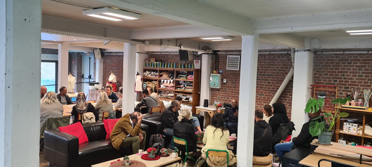 myriam__PE's tweet photo. 📢En direct: J3️⃣ du #Restart La promotion de la création #entreprise @roubaix continue!
Avec #citéslab et la @ccihdf  17 demandeurs d' #Emploi accueillis @LaManufRBX 🤩. Se rencontrer dans un lieu inspirant: convivialité,😃 et informations 🔝🔝! @Treutenaeres @m_amelieriviere https://t.co/Wwe7lKEbfd
