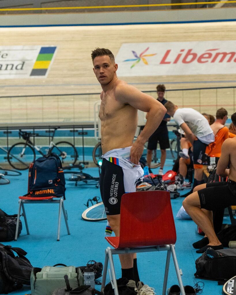 2 more weeks until the World Championships 🙌🏻🇫🇷🌈 #Worlds #Trackcycling @uci_cycling . 📸@croaam instagr.am/p/CjC12a5sA11/