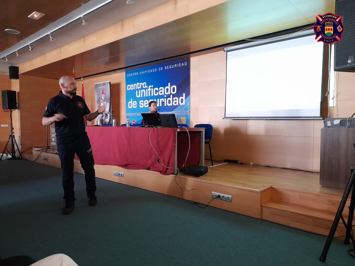 Segundo día de las IV Jornadas Nacionales de Prevención de riesgos laborales en #Bomberos. 
Nuestra primera participación con la ponencia, la “Prevención de riesgos en situaciones excepcionales, La Filomena” expuesta por  <a href="/alfonsojavier78/">Alfonso Muñoz</a> 
<a href="/PRLbomberos/">PRL Bomberos</a> #PRL #Alcorcón
