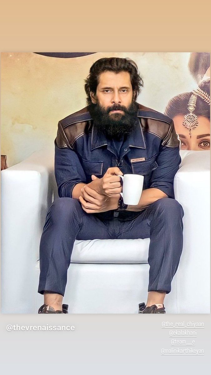 TheVRenaissance's tweet photo. Superstar @chiyaan spotted in TVR Navy Field Jacket during an interview promoting Maniratnam magnum opus PS-I where he is playing Aditha Karikalan adorning armours by TVR.
Feeling so grateful 🙏🏻
Styled by @ekalakhani @MaliniKarthik_ 
#chiyaanvikram #ps1 #armoursbytvr #studiotvr https://t.co/EPgcJ7tcdN