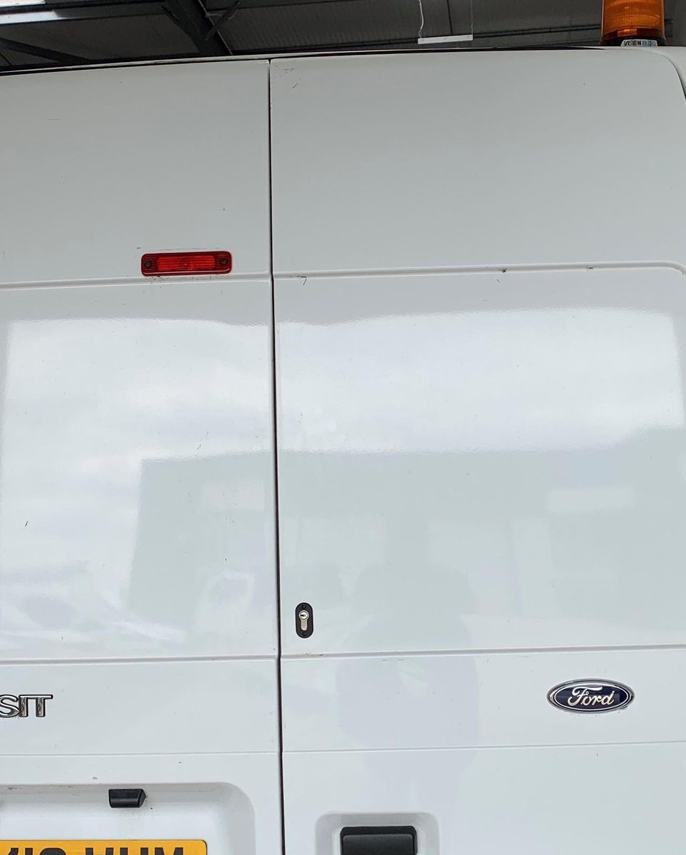 vanwagenuk's tweet image. Transit Security Locks

Ford Transit Mk7 fitted with L4V hook dead locks in high position on the sliding door &amp;amp; mid position on rear door.
Don’t delay, lock it today.

#protectmyvan
#securitylocks #hooklocks #vansecurity
#vanwagen #deadlocks #customercare #letstalk #fordtransit