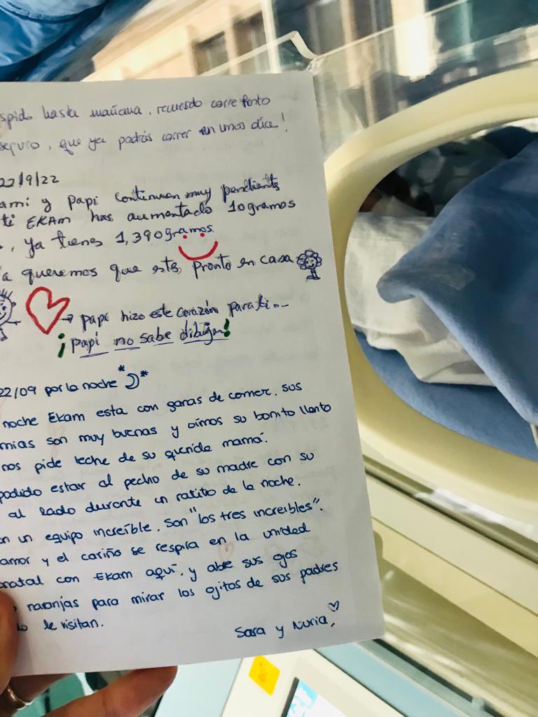 CanalisBea's tweet photo. Les infermeres Gemma i Sara , de la Unitat Neonatal del HGH,han iniciat aquest projecte ple de vida: DIARI DE… conjuntament amb els pares escriuen un bocinet del día a día del nadó. Un record inolvidable. Pell de gallina. #ConsorciCsi #Somcsi #nursescsi https://t.co/MjsPZlhzgB