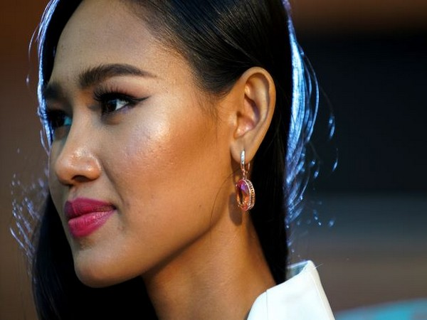 ani_digital's tweet photo. Myanmar beauty queen seeks asylum in Canada amid threats from military junta

Read @ANI Story | https://t.co/1khAgeTTNk
#HanLay #Myanmar #militaryjunta #asylumseekers https://t.co/pUdOUIQVwV