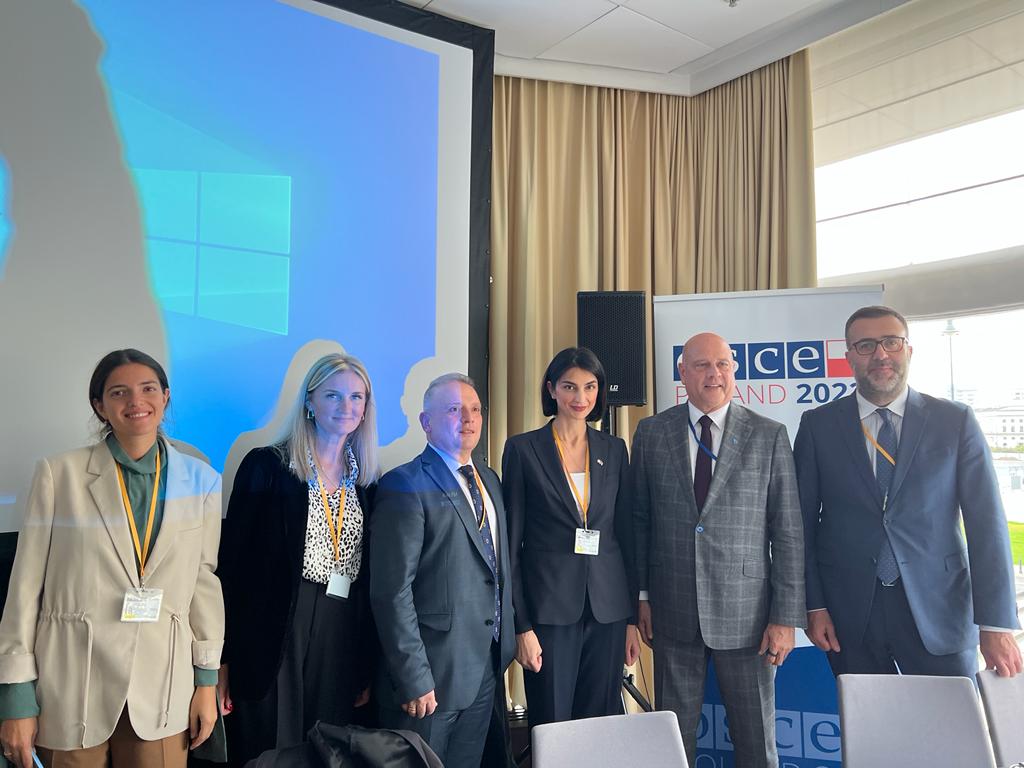 CommunityofDem's tweet image. Important and very timely discussions at CoD #WarsawHD side event on technology in service of democracy and human rights. Thank you to all our speakers for sharing their knowledge and expertise, and to Chair of CoD #Demtech Working Group Georgia for its leadership and support