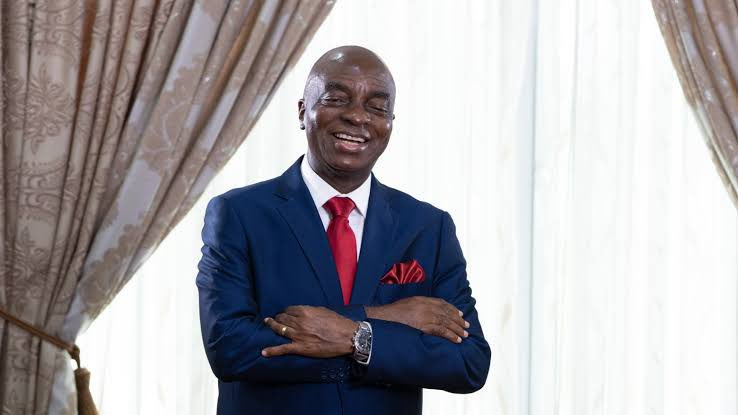 Bishop David Oyedepo looking so young at 68.
Happy birthday sir 