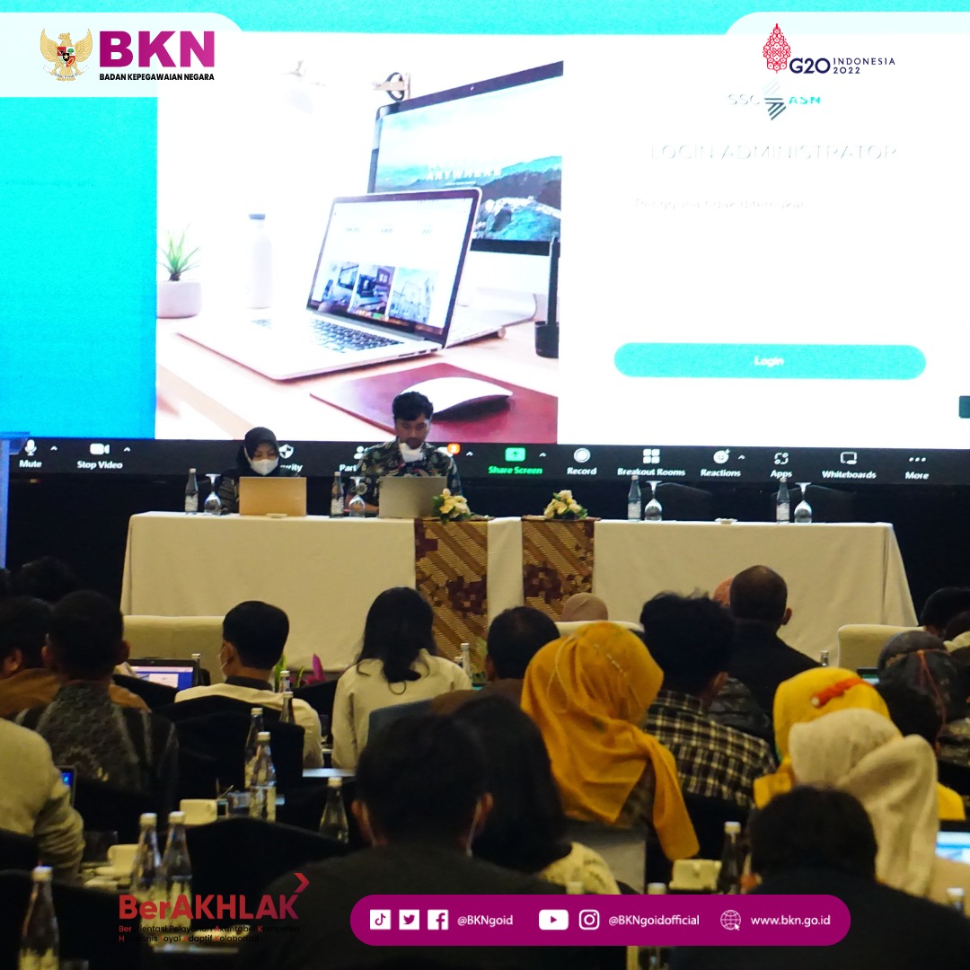 BKNgoid's tweet photo. #SobatBKN, Badan Kepegawaian Negara melalui Kedeputian Bidang Sistem Informasi Kepegawaian melakukan kegiatan Sosialisasi dan Bimbingan Teknis Admin SSCASN PPPK di lingkungan Instansi Pusat, Jakarta, Rabu (28/9/2022), di Grand Ballroom 3 Hotel Pullman Central Park Jakarta. https://t.co/ro3xl9bYbg