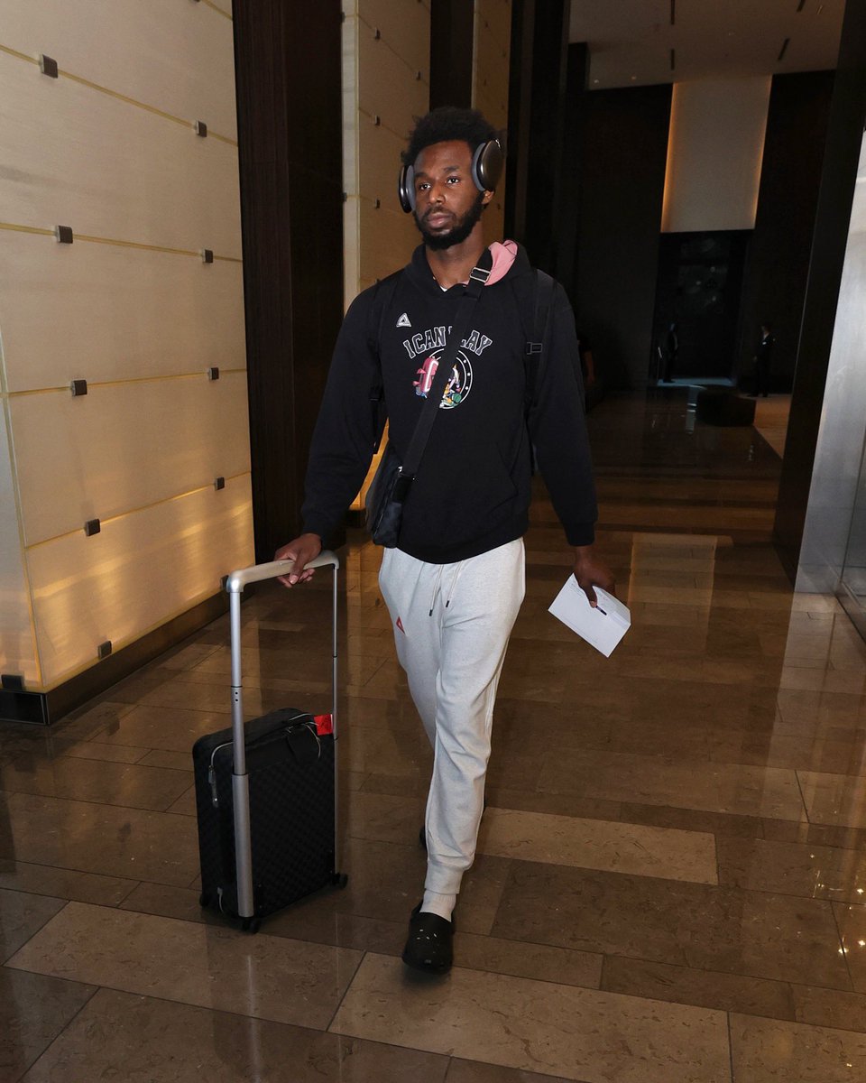 NBA's tweet photo. Welcome to Tokyo! 🇯🇵 #NBAJapanGames https://t.co/YCbvBPXIMU