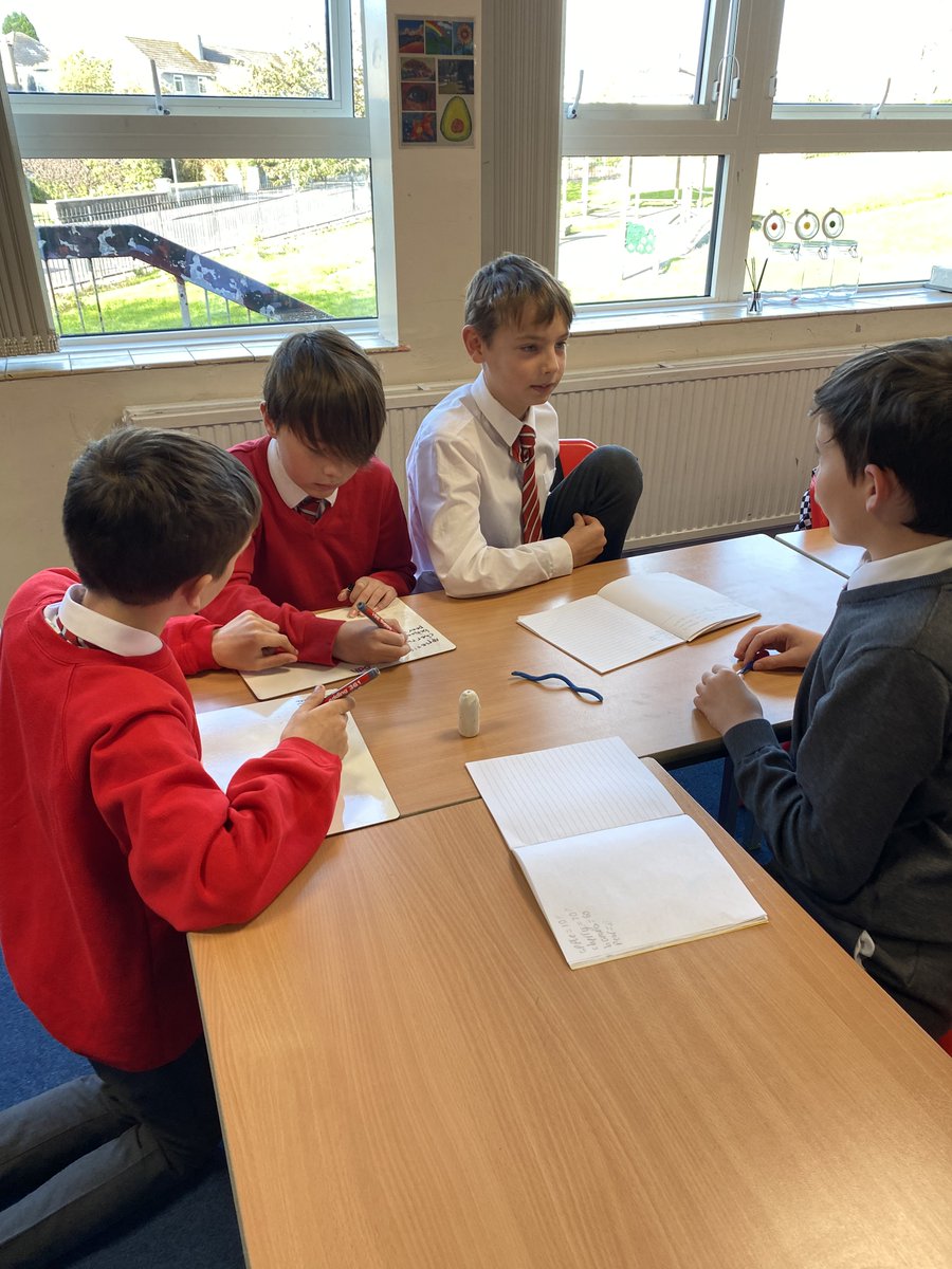 Carolside_PS's tweet image. P7a tackling the daily challenges from Maths Week Scotland. Using different strategies to find a solution. #CPSSTEAM @mathsweekscot #ERCSTEM