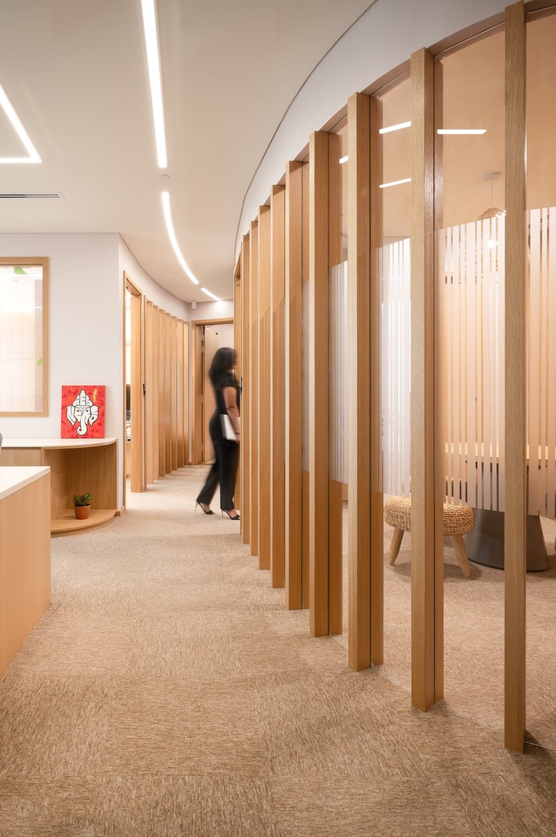 JTCPLDesigns's tweet image. The starting point for evolving this office in Almas Tower, Dubai, was the multi-faceted personality of its owner, Saahil Mehta. We orchestrated zones and sections to respond to and mirror this plurality.
#JTCPLDesigns_HTSInteriors #OfficeDesigners #officedesign #bespokeinteriors