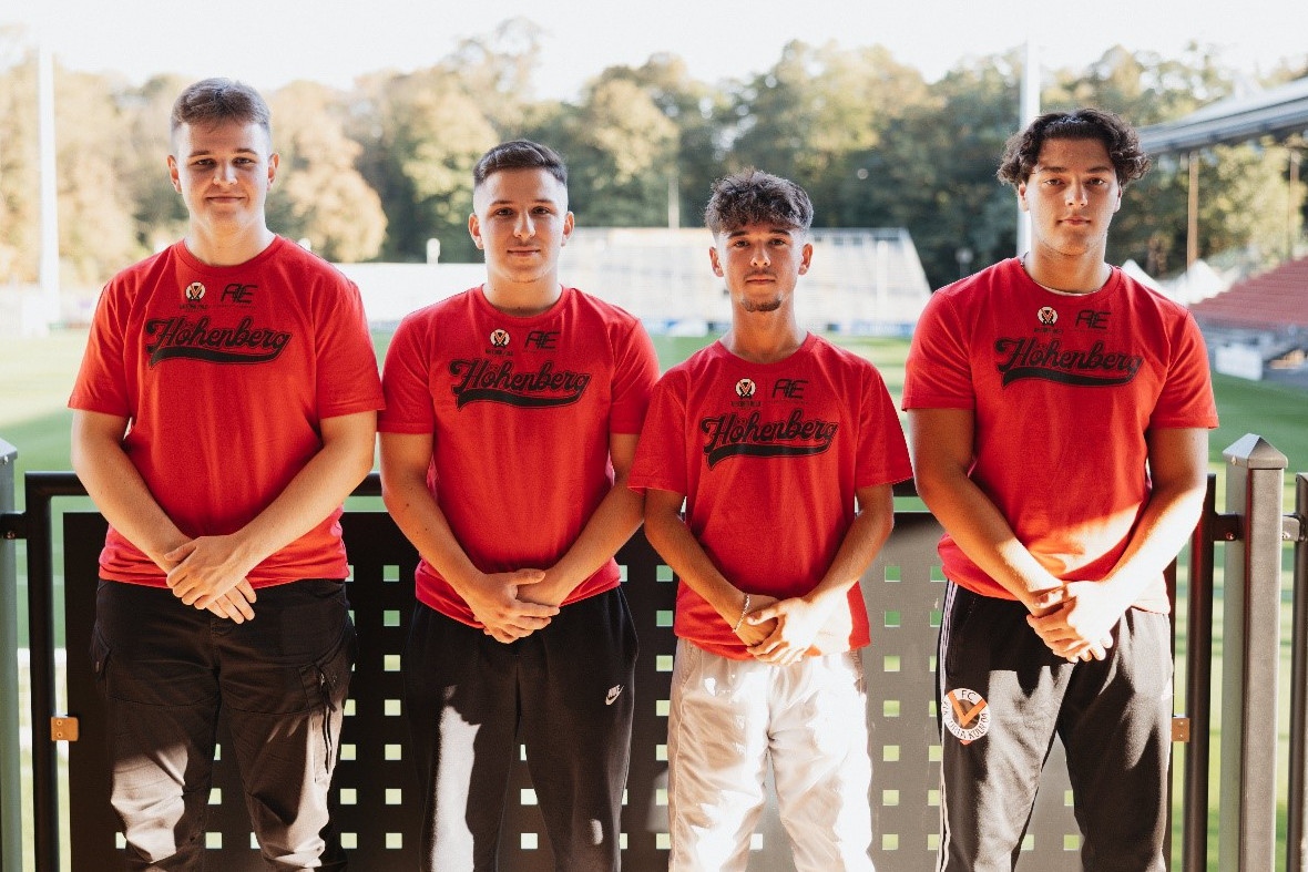 Viktoria Köln stellt eSport-Kader vor
Viktoria Köln steigt zur Saison 2022/23 auf dem virtuellen Vussballrasen ein. Mit vier neuen Gesichtern wollen die Höhenberger sich ...

Zum Beitrag: 
l8r.it/gWPv

#viktoria #esport #kader