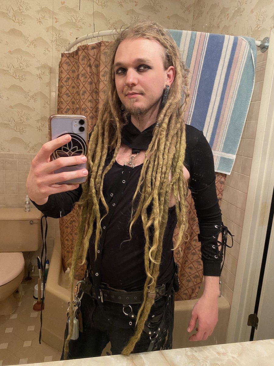 DreadedJThor's tweet photo. Emo Karaoke night was 🔥🔥🔥. https://t.co/1EAYwbsWBw