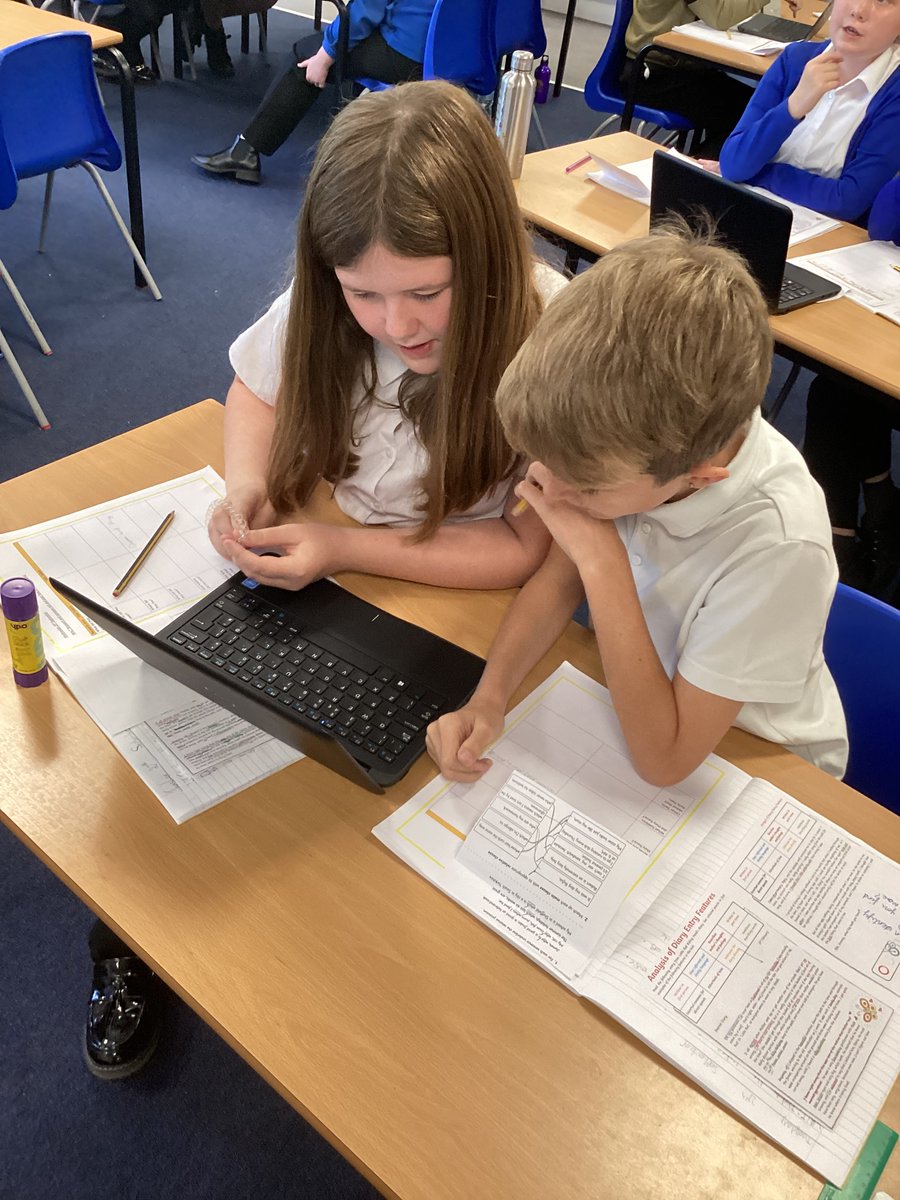 We are researching the difference in the lives of rich and poor Tudors using the internet. This will help us to write contrasting diaries next week! @EngNorbridge <a href="/NorbridgeHist/">Norbridge History</a>