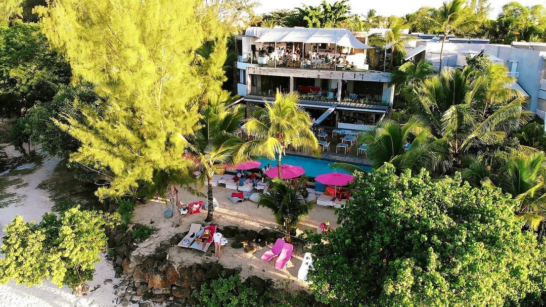 manleysocial_'s tweet photo. NEWMARK Hotels & Reserves has been appointed to represent and manage the popular independently-owned Mauritian beach hotel Mystik Lifestyle. Read more here: https://t.co/H8Z0m6wbT5
#Newmark #NewmarkExperiences #Mystik #MauritianBeachHotel https://t.co/vEqFiRLwgR