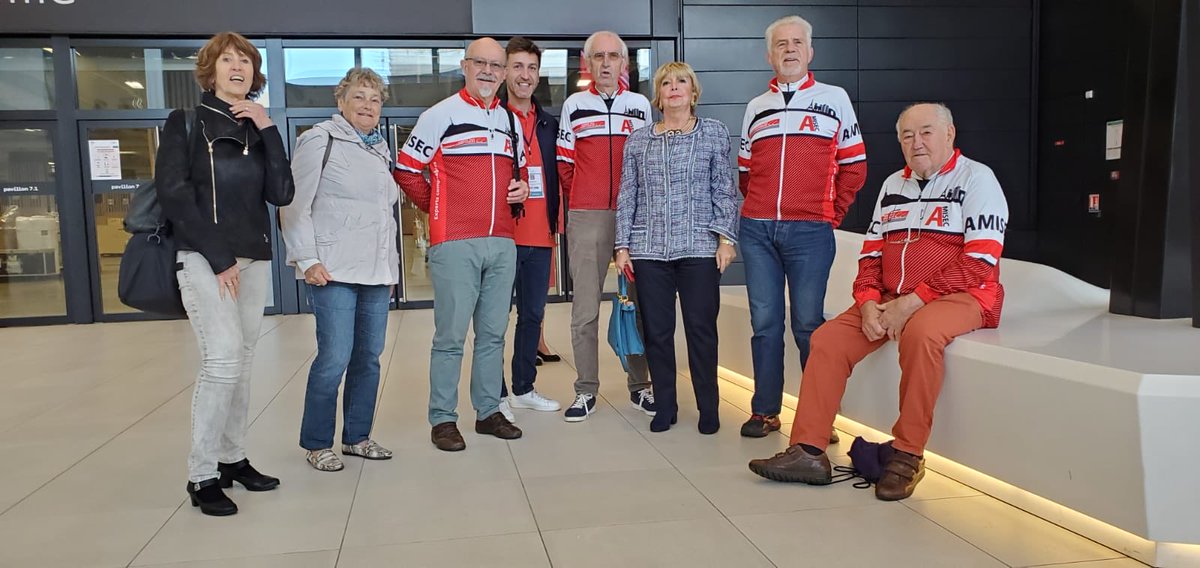 ⁦<a href="/AgnesBricard/">Agnès Bricard</a>⁩ avec L’ #AMISEC historique #ClaudeCAILLY 
#JeanPaulDIDIER. 
qui attend L’AMISEC en vélo comme chaque année lors des congrès annuels et ce depuis 1990