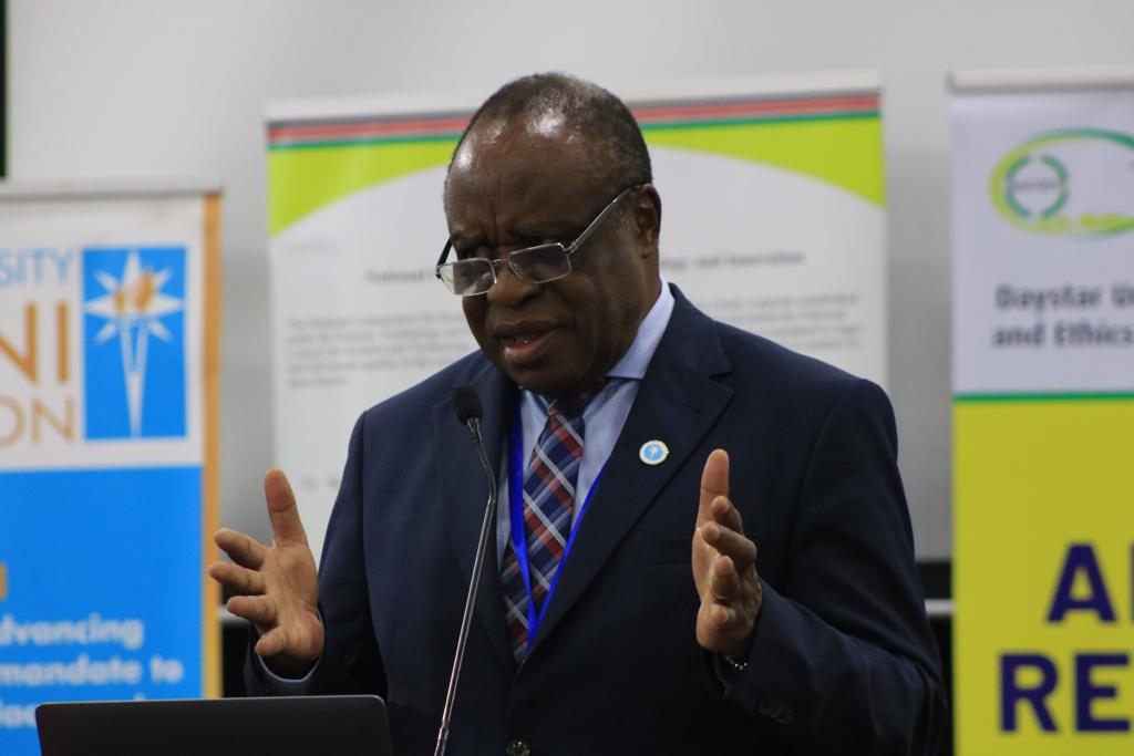 mintbetofficial's tweet photo. His wisdomness , prof Ayiro is currently  oozing unlimited  wisdom  "The Belmont report dictates the common rules of respect , beneficence and justice for compliance in research "
  #DaystarNacosti2022 https://t.co/YMezpQP1Sk
