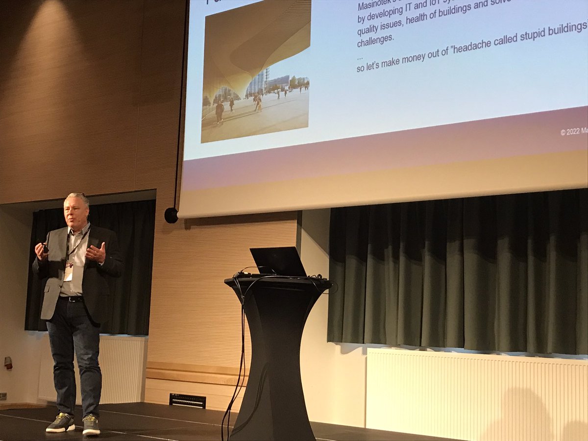 PanuVuorimaa's tweet photo. Vantaan oppimiskampus ja kumppanit lavalla #wdbe2022 #valo #spacent #masinotek #vantaankaupunki #businessvantaa https://t.co/4ODN9jHMaj
