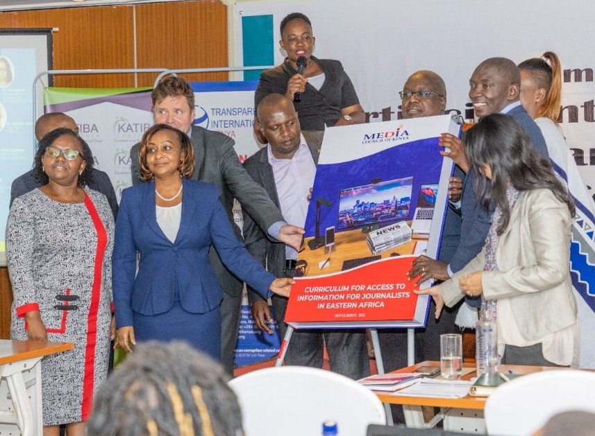 We commemorated #IDUAI2022 by launching a Curriculum on Access to Information for Journalists in Eastern Africa. The curriculum has been developed to enable media workers to internalise right to access to information. #AccessToInformationDay