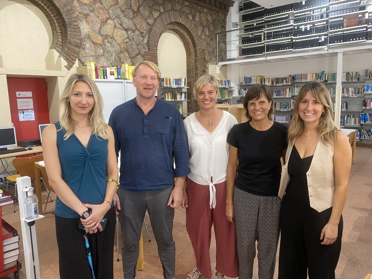 euit_terrassa's tweet photo. 🔙 Fa uns dies vam rebre la visita del professor de Teràpia Ocupacional de la Universitat de VID (@vidhogskole), de Noruega 🇳🇴, Hans Kunnikoff.
#euit #euit_terrassa #someuit #teràpiaocupacional #TO #aixòésTO #socTO #TOsuma https://t.co/L424UBWtyM
