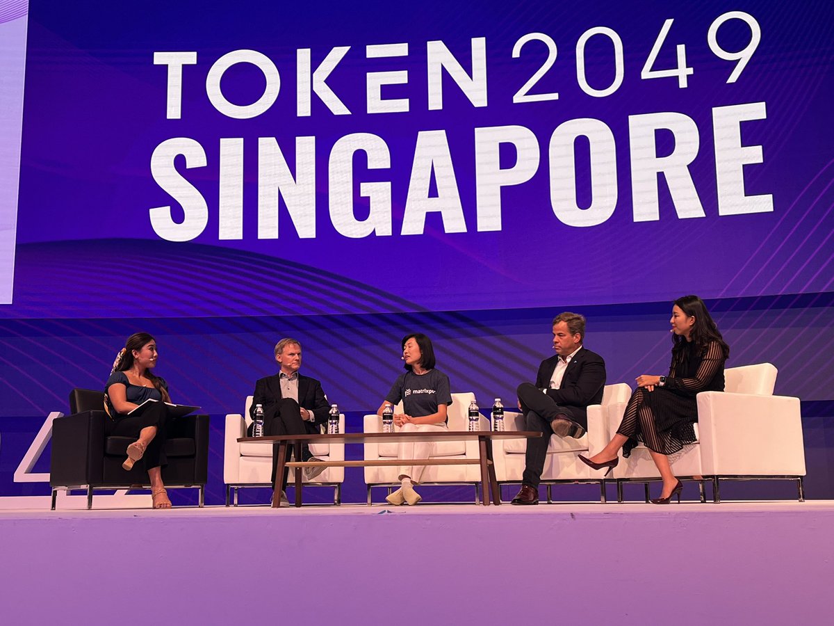 HAPPENING NOW 🚨 @joandthezhus, @mikebelshe, @CryptoCWU, @BrooksEntwistle,  and @_annabellehuang talk about Disrupting Legacy Infrastructure: Building  New Financials Rails on Stage 1 at #TOKEN2049 Singapore. #TOKEN2049Day1