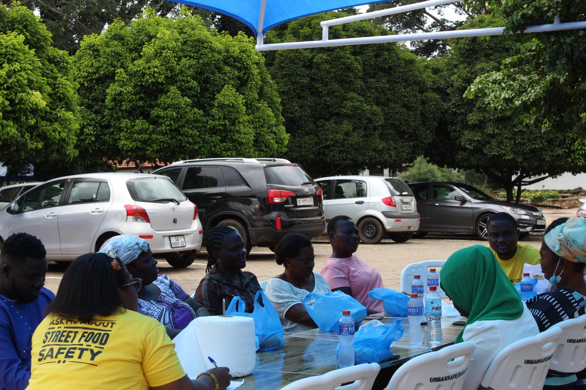 UG_urbansafe's tweet photo. URBANSAFE HOLDS A FOCUS GROUP DISCUSSION

The urban safe project team focus group discussion with street food vendors and street food consumers. https://t.co/1bnpXhCA8O