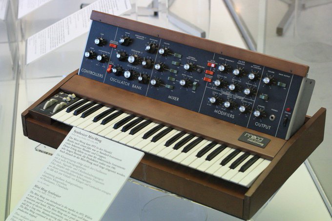 dark_shark's tweet photo. 50 Years Of Moog, The Analog Synth That Still Beats 1s And 0s #electronicmusic https://t.co/D5hC4ZlfSG https://t.co/XVKlHzXrlJ