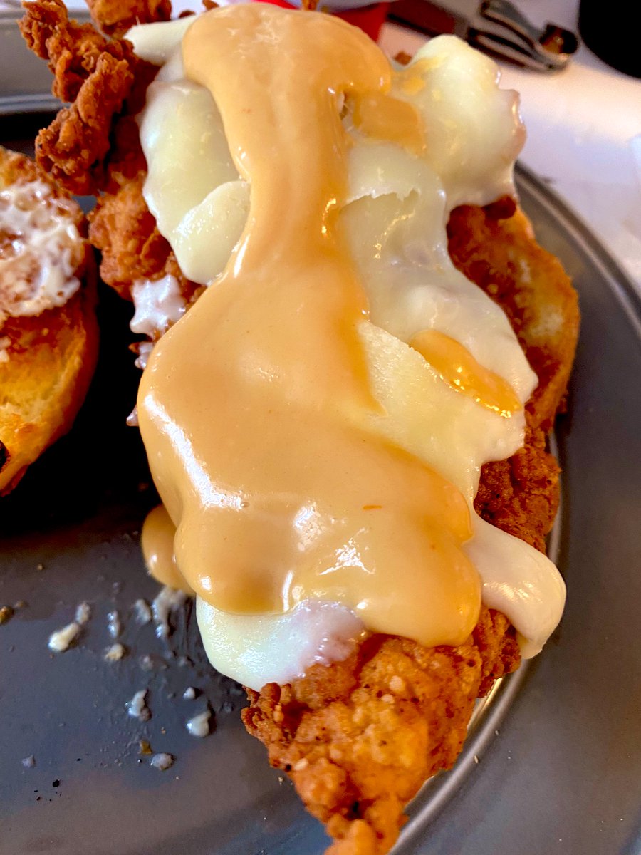 raider_rob24's tweet photo. 2/2 Homemade Chicken Sandwich. Enjoy! #thebenmallershow #cookingwithroberto👨🏻🍳 @benmaller @Eddieonfox @uhbroncofan https://t.co/BhVkRFm3NX